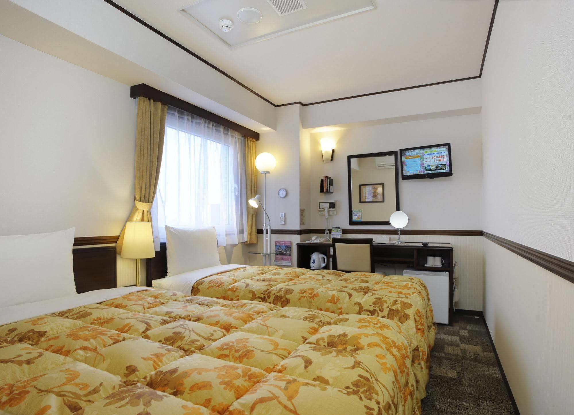 Toyoko Inn Tobu Utsunomiya-Eki Nishi-Guchi Exterior photo